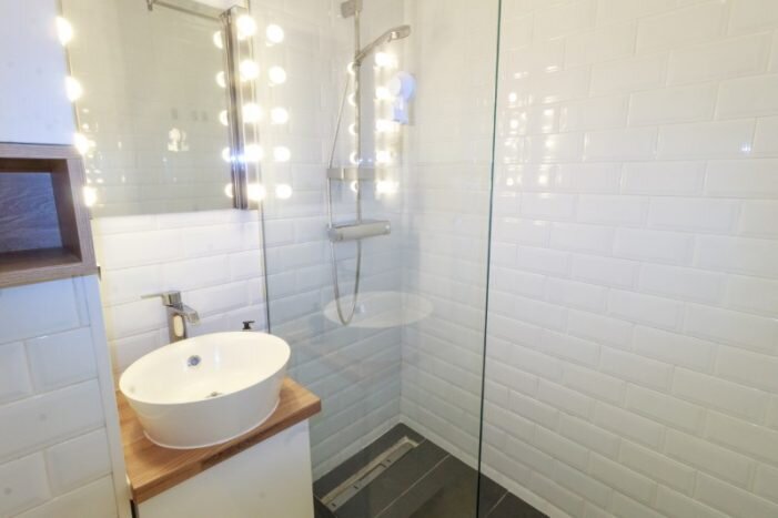 Iancului, vanzare garsoniera complet renovata, view spectaculos, comision 0%.
